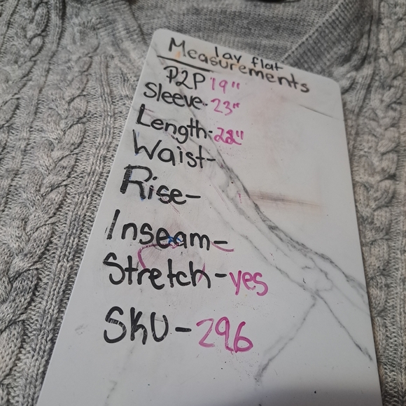 H&M Basics Grey Cable Knit Long Sleeve V-Neck Sweatshirt Pullover Size Small - Picture 8 of 8